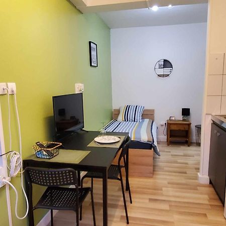 Studio Vert Tout Equipe Wifi Le Creusot Kültér fotó